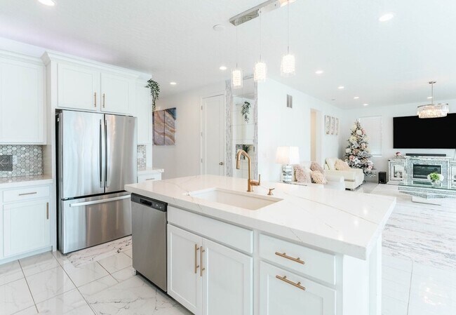 Building Photo - 431 W Palomino Way