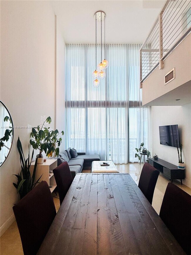 Foto del edificio - 601 NE 36th St