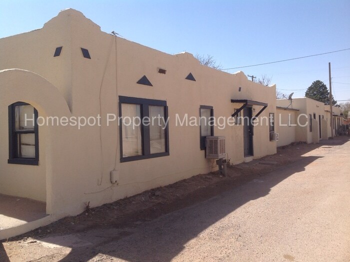 Primary Photo - 216 S Avenue D