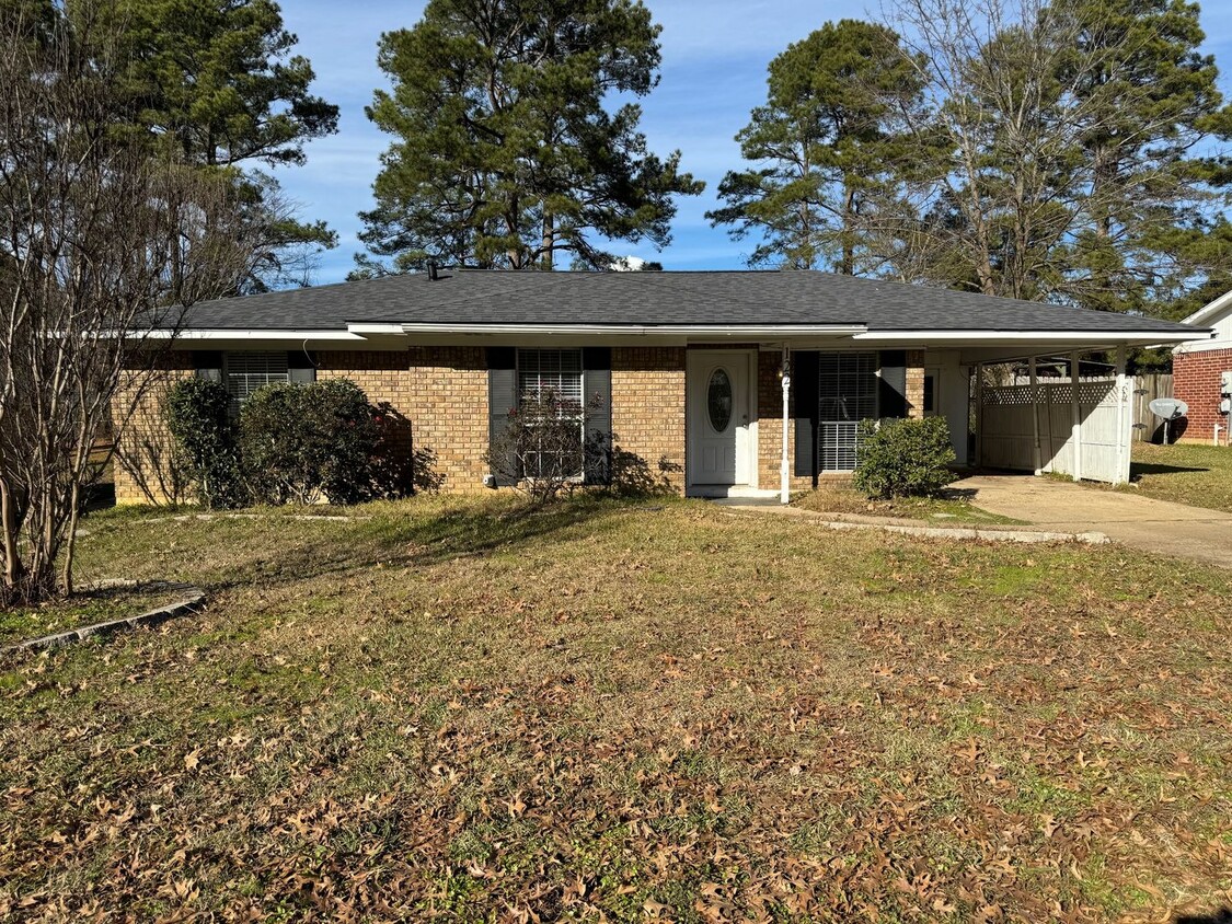 Primary Photo - Darling Home in West Monroe