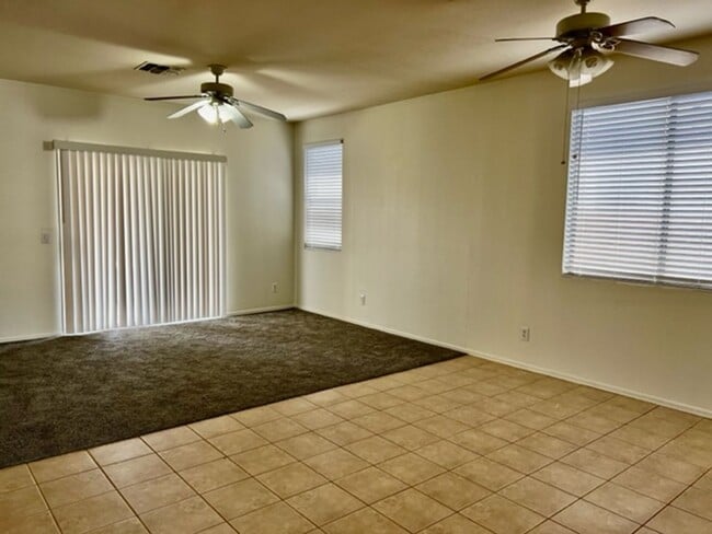 Building Photo - Beautiful Home in Power Ranch!