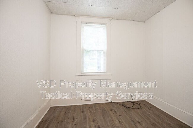 Foto del edificio - 1583 E 84th St