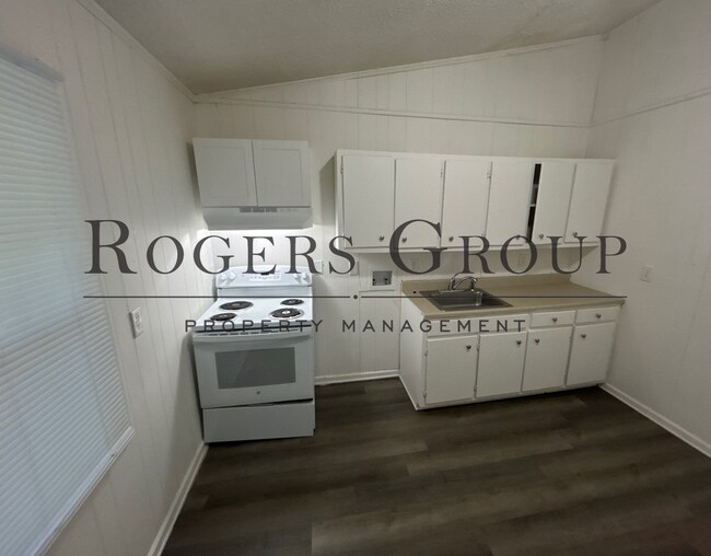 Foto del edificio - #450 - 100-102 Dent Ln Duplex