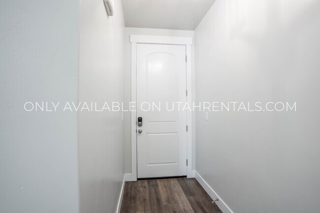 Foto del edificio - 3832 W 2380 N