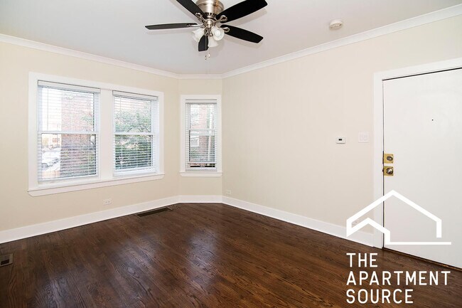 Foto del edificio - 624 W Roscoe St