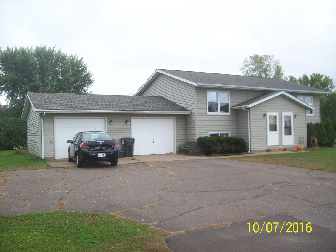 3581 130th St, Lake Hallie, WI 54729 House Rental in Lake Hallie, WI