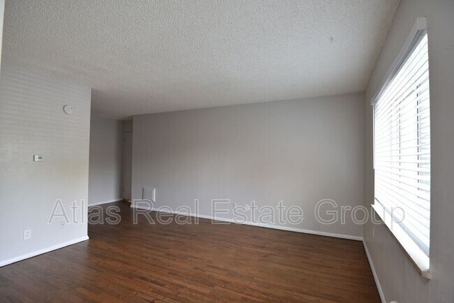 Building Photo - 1430 N Moline St