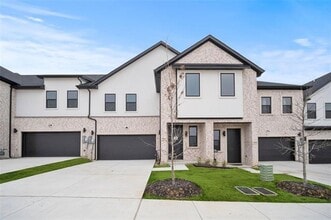 Building Photo - 4424 Fatima Dr