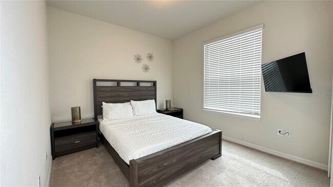 Foto del edificio - 7167 Oakmoss Loop