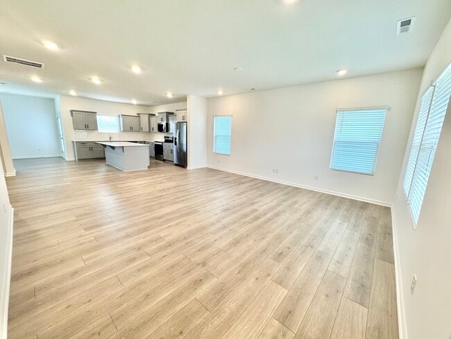 Building Photo - BRAND NEW 4BD/2.5 BATH HOUSE - KENSINGTON ...