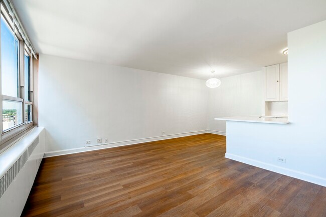 Foto del edificio - 3950 N Lake Shore Dr