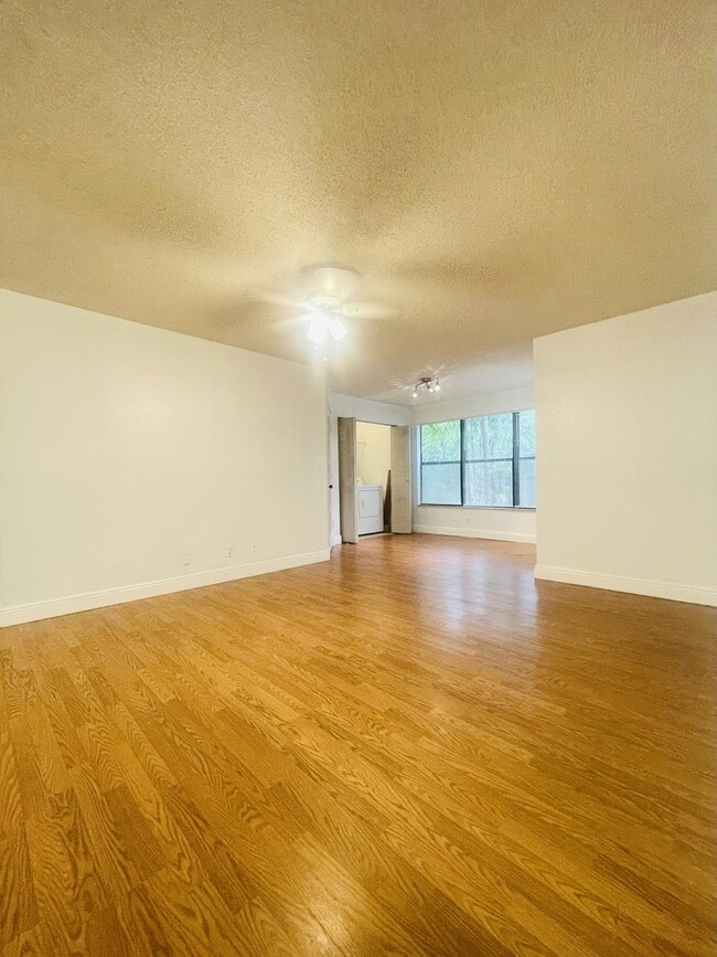 Building Photo - 2736 S University Dr