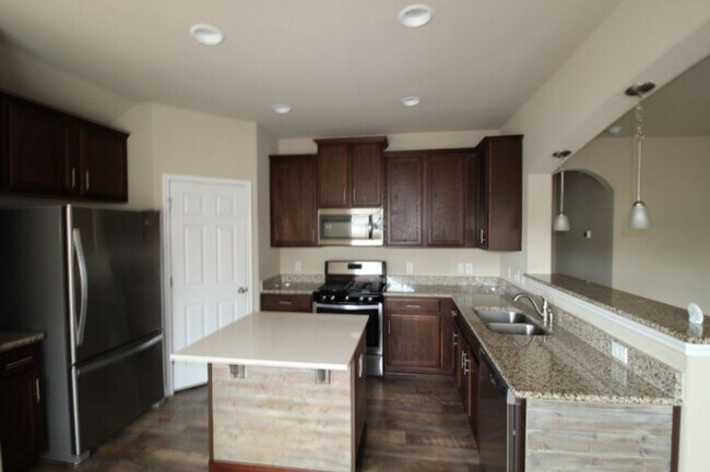 Foto del edificio - Home in Larkspur for lease