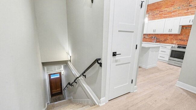 Building Photo - 115 S Main St