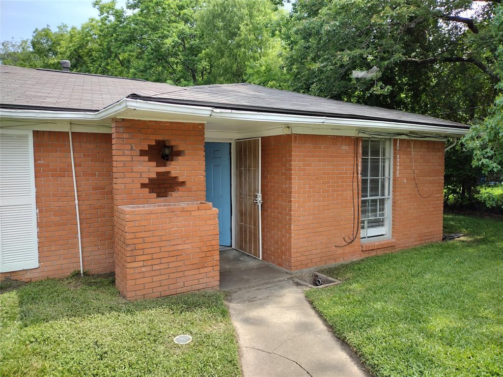 Primary Photo - 4417 Bennington St