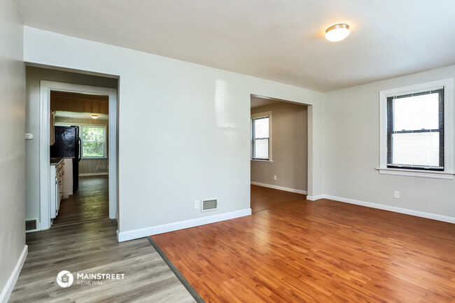 Building Photo - 10441 Canter Way