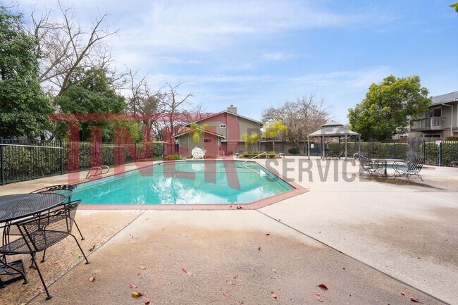 Building Photo - 7434 Ranch Ave