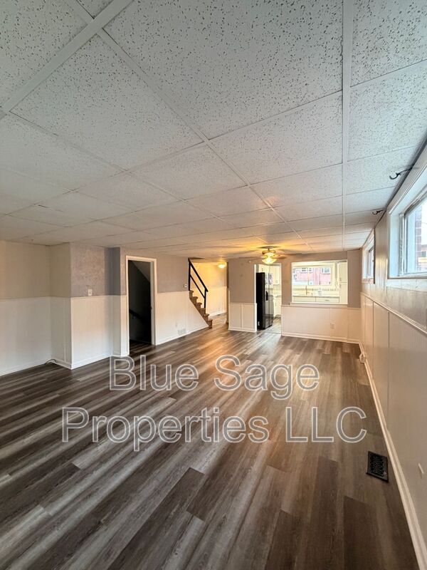 Building Photo - 2118 Valleyview Dr