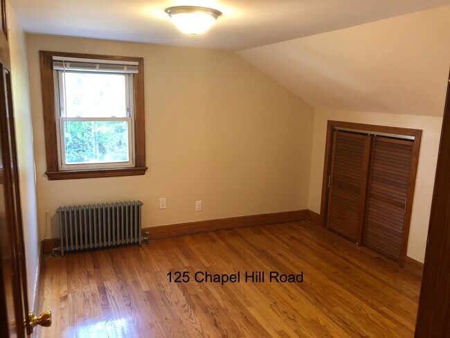 Foto del edificio - 125 Chapel Hill Rd