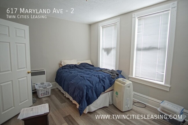 Building Photo - Top Level 1 Bedroom 1 Bath
