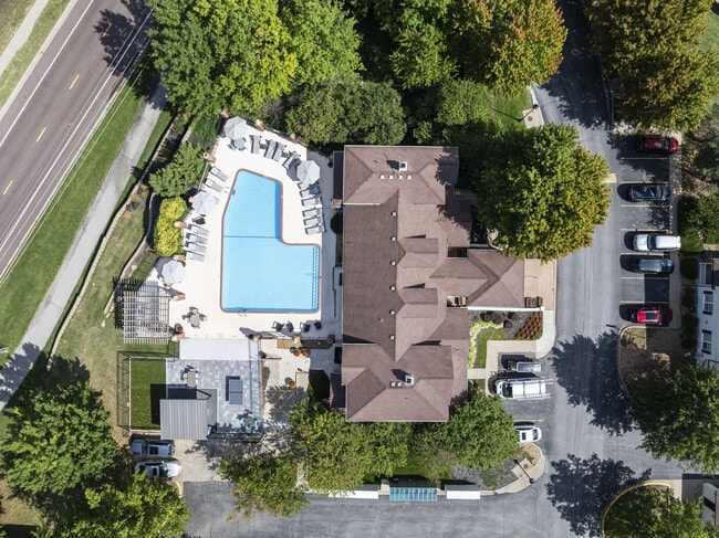 Building Photo - The Louis Townhomes