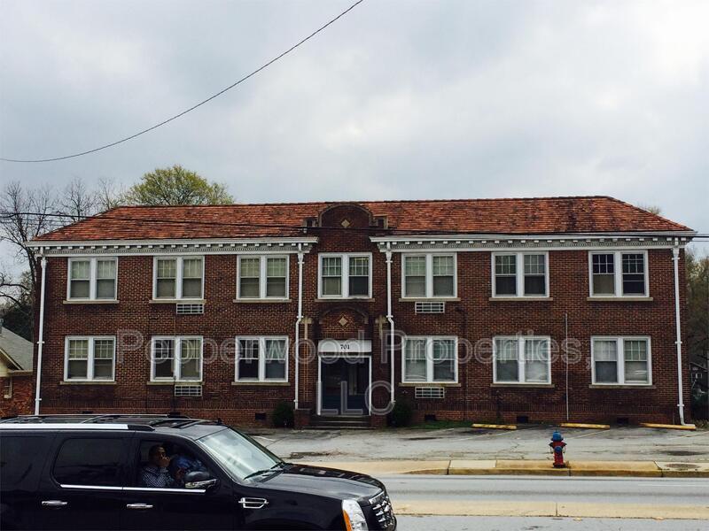 Foto principal - 701 E Main St