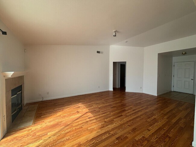 Foto del edificio - 813 Morton Ave