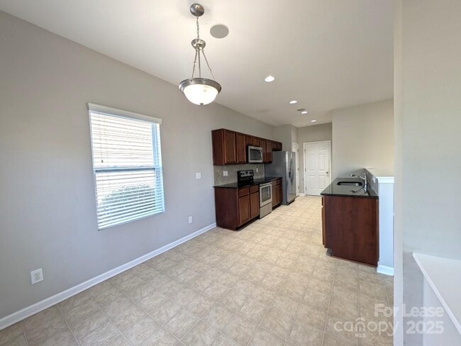 Building Photo - 10814 Derryrush Ave