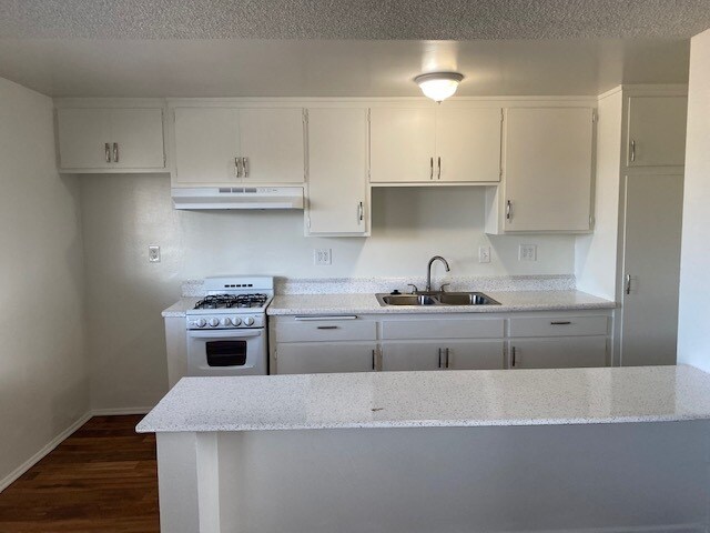 Foto del edificio - 5245 Tyler St