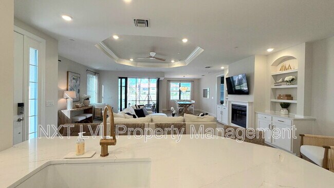 Foto del edificio - 15319 Lucerna St