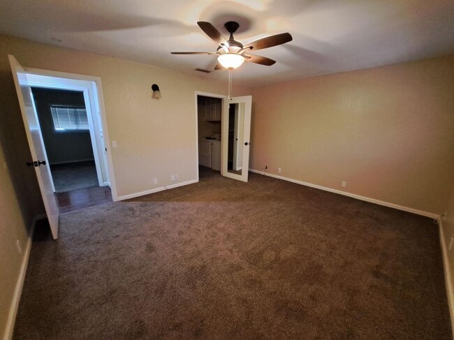 Building Photo - 55665 Desert Gold Dr