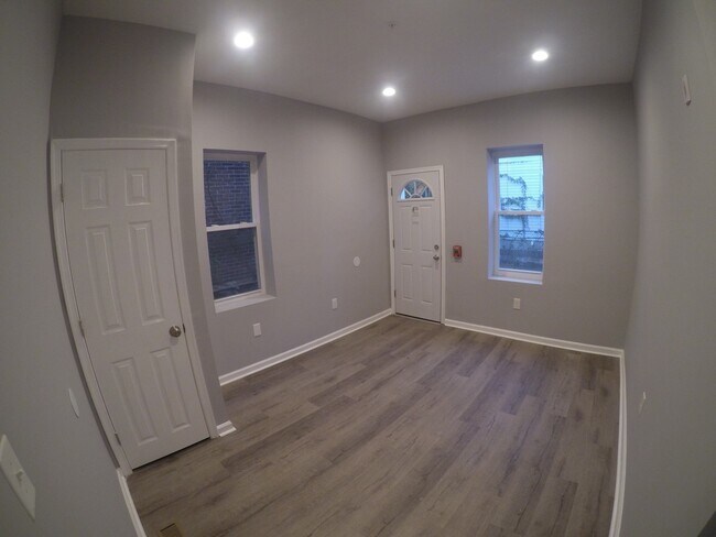 Building Photo - 5207 Chester Ave