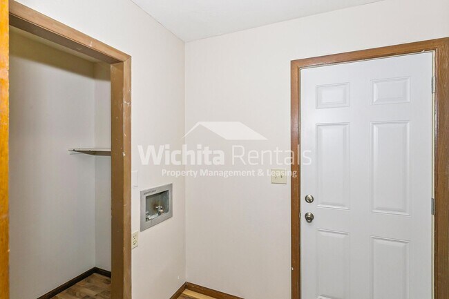 Building Photo - 3 bedroom 1 bathroom home in Northwest Wic...
