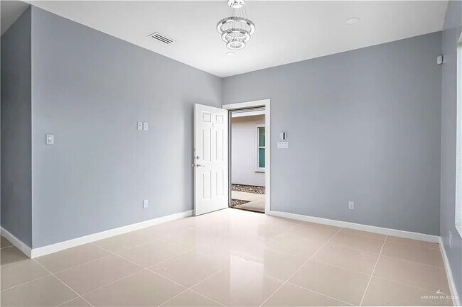 Building Photo - 2013 Stardust Ln