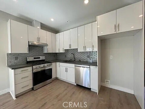 Foto del edificio - 9156 Morehart Ave