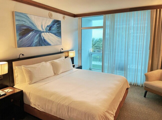Foto del edificio - 6801 Collins Ave