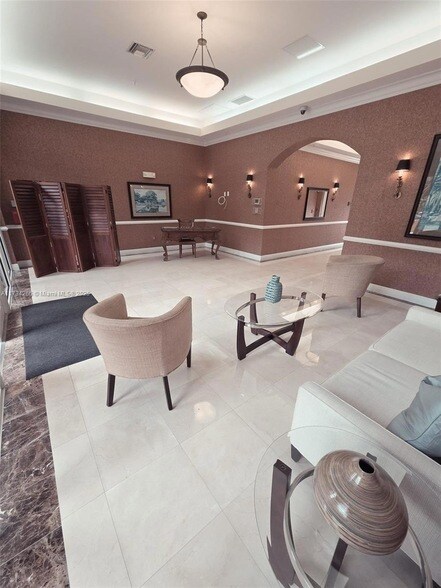 Foto del edificio - 9021 SW 94th St