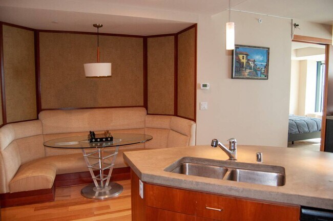 Dining Nook - 2716 Elliott Ave