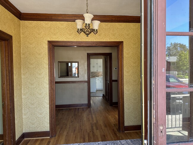 Building Photo - 673 N 27th St