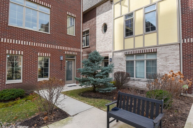 Building Photo - 330 Pennsylvania Way