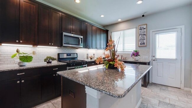 Foto del edificio - 1225 Scarlet Mountain Dr