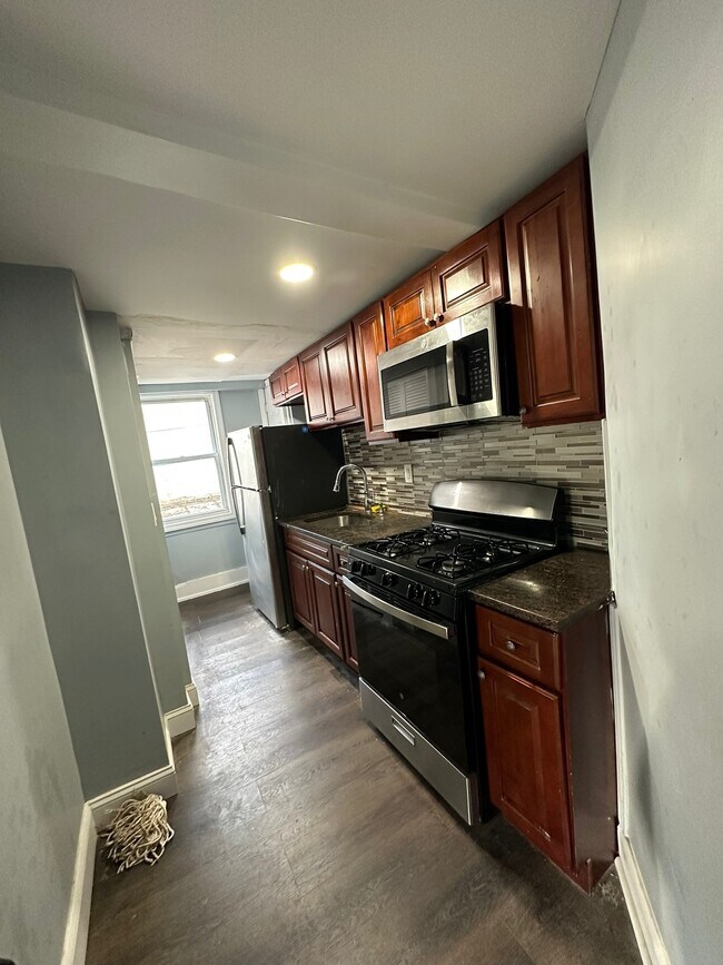 Kitchen - 38 Spruce St
