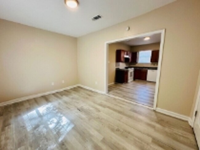 Foto del edificio - House for Rent