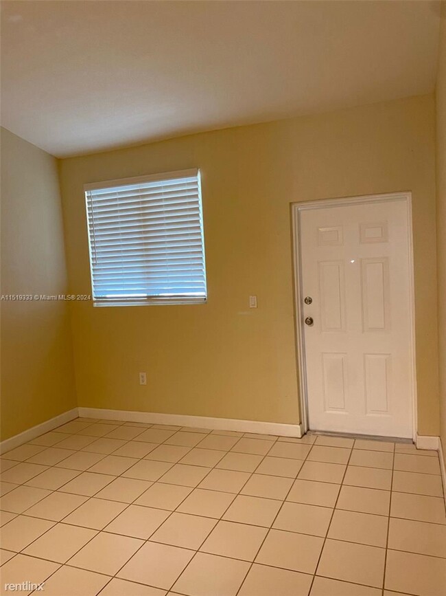Building Photo - 3 br, 2 bath House - 1658 SE 28th Ct Unit ...