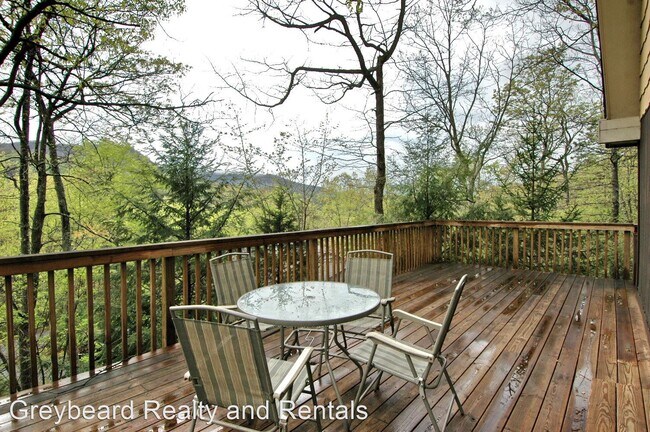 Building Photo - 3 br, 2 bath House - 231 Fern Way