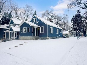 Building Photo - 857 Lyon St NE