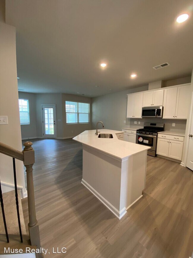 Foto del edificio - 3 br, 2.5 bath House - 807 Gable Oak Lane