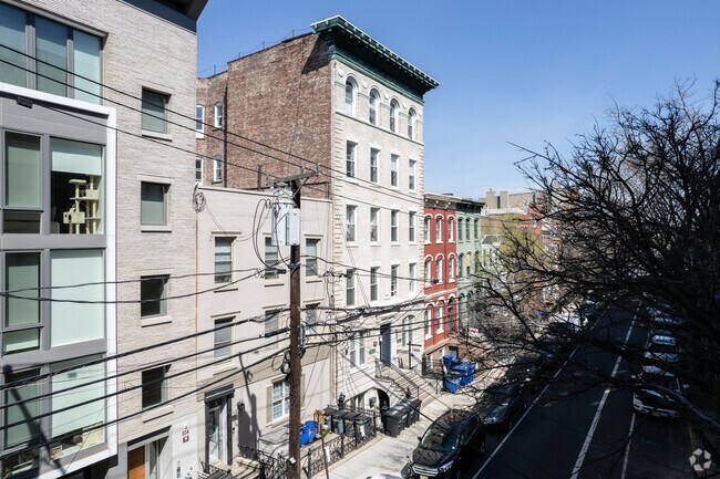 Foto del edificio - 308-310 Garden St