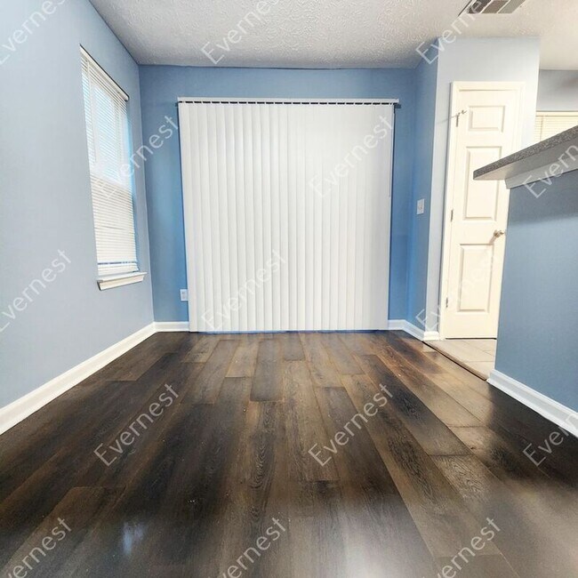 Building Photo - 5525 Hampton Ct