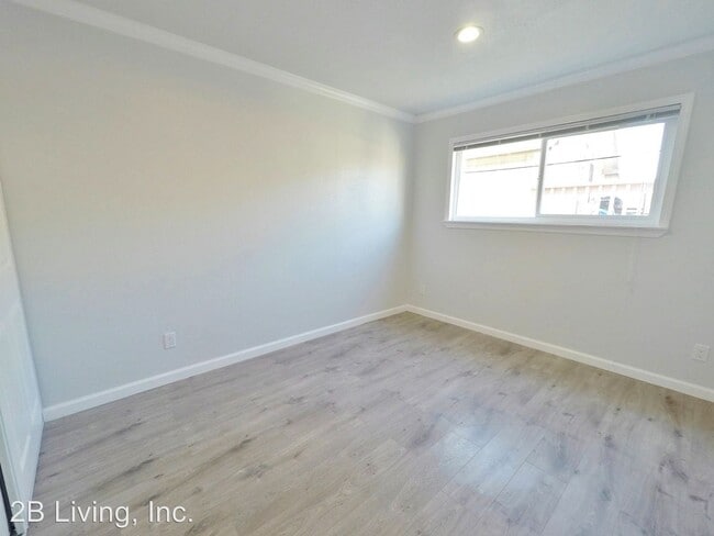 Building Photo - 1523 8th Ave